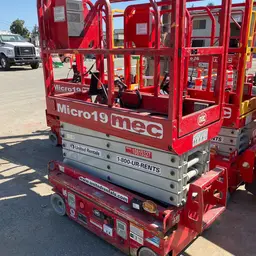 2018 MEC MICRO 19 Scissor Lift