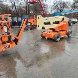 2016 JLG E450AJ Articulating Boom Lift