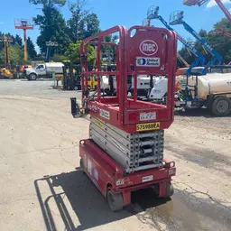 2018 MEC MICRO 19 Scissor Lift
