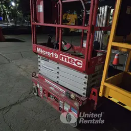2019 MEC MICRO 19 Scissor Lift