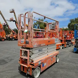 2018 Snorkel S3226E Scissor Lift