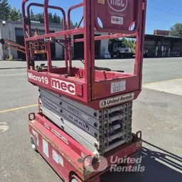 2018 MEC MICRO 19 Scissor Lift