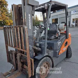 2019 Doosan G25P-7DF Warehouse Forklift