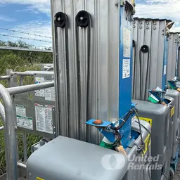 2018 Genie GR-20 Self-Propelled One-Person Lift