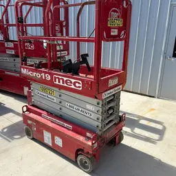 2019 MEC MICRO 19 Scissor Lift