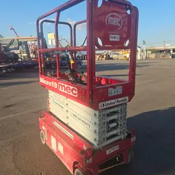 2018 MEC MICRO 19 Scissor Lift