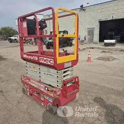 2018 MEC MICRO 19 Scissor Lift