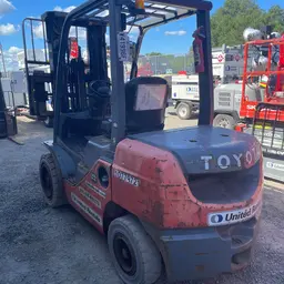 2018 Toyota 8FDU30 Warehouse Forklift