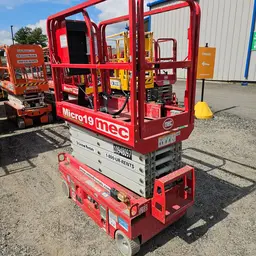 2019 MEC MICRO 19 Scissor Lift