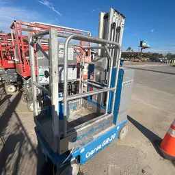 2018 Genie GR-20 Self-Propelled One-Person Lift