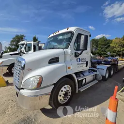 2020 Freightliner CA113DCD6X4
