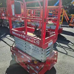 2018 MEC MICRO 19 Scissor Lift