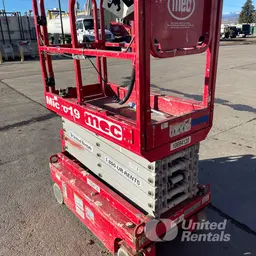 2017 MEC MICRO 19 Scissor Lift