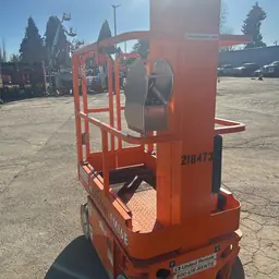 2018 Snorkel TM16E Self-Propelled One-Person Lift