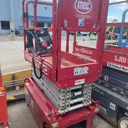 2017 MEC 1330SE Scissor Lift