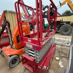 2019 MEC MICRO 19 Scissor Lift