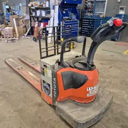 2021 Toyota 8HBE30 Jack