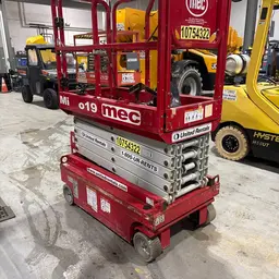 2018 MEC MICRO 19 Scissor Lift