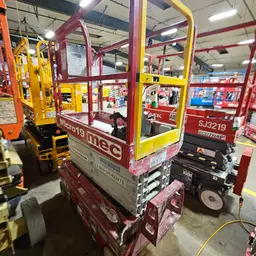 2018 MEC MICRO 19 Scissor Lift