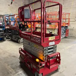 2018 MEC MICRO 19 Scissor Lift