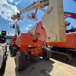 2017 JLG 800AJ Articulating Boom Lift