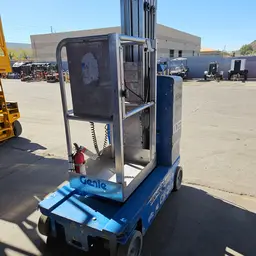 2017 Genie GR-20 Self-Propelled One-Person Lift