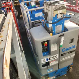 2016 Genie GR-12 Self-Propelled One-Person Lift