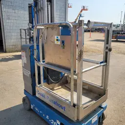 2017 Genie GR-20 Self-Propelled One-Person Lift