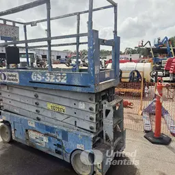 2014 Genie GS-3232 Scissor Lift