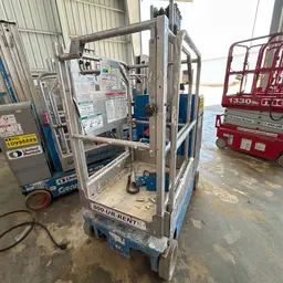 2018 Genie GR-20 Self-Propelled One-Person Lift