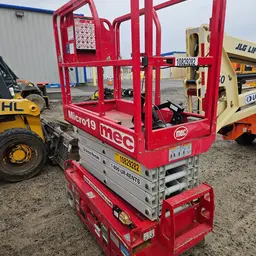 2018 MEC MICRO 19 Scissor Lift