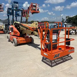 2012 JLG E450AJ Articulating Boom Lift