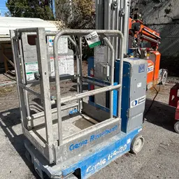 2018 Genie GR-20 Self-Propelled One-Person Lift