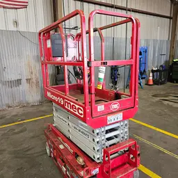 2018 MEC MICRO 19 Scissor Lift