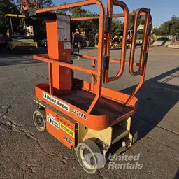 2019 JLG 1230ES Self-Propelled One-Person Lift