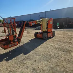 2018 JLG E300AJP Articulating Boom Lift