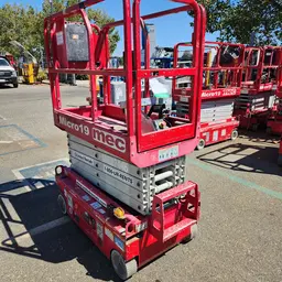 2018 MEC MICRO 19 Scissor Lift