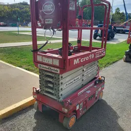 2018 MEC MICRO 19 Scissor Lift