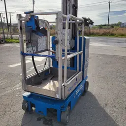 2017 Genie GR-20 Self-Propelled One-Person Lift