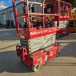 2018 MEC MICRO 19 Scissor Lift